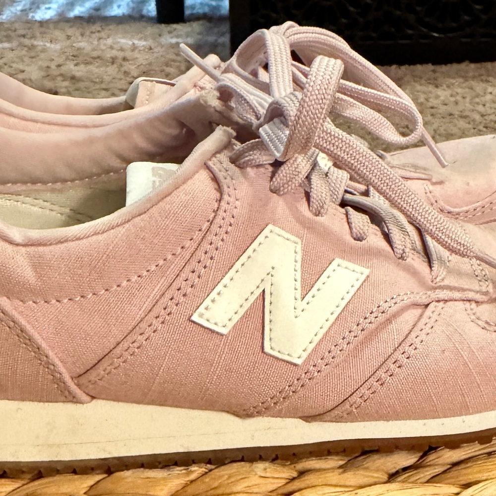 New Balance 420 Pink and White Retro Sneakers